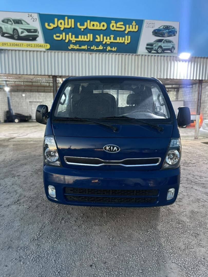 شاحنة خفيفة بصندوق للتوزيع